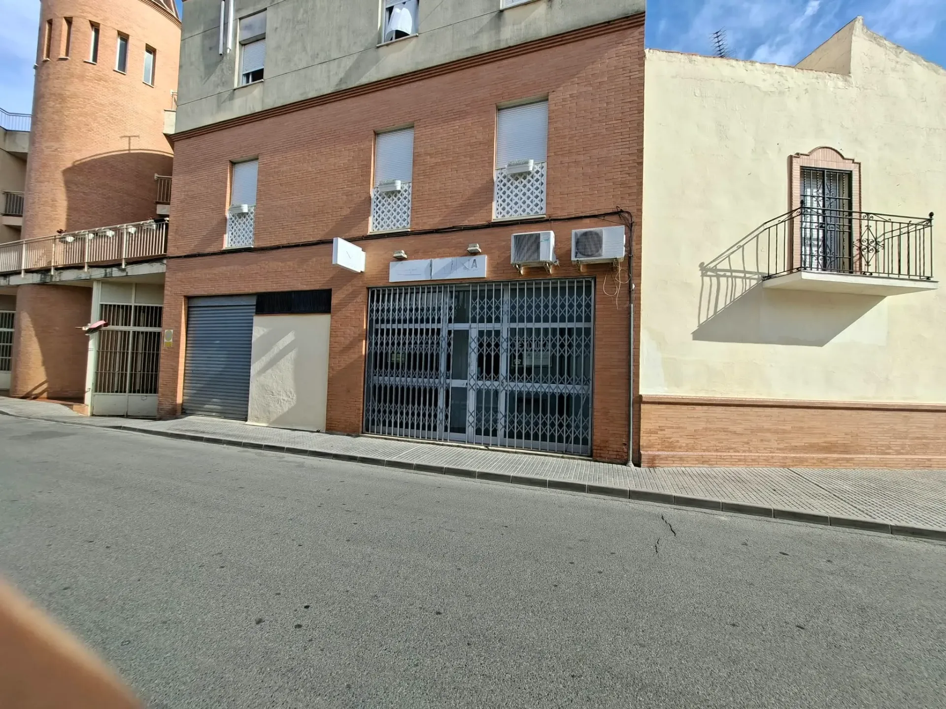 [614] Local comercial en alquiler en La Algaba (Sevilla)
